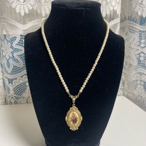 Vintage 1928 Faux Pearl Necklace 4.5 in necklace drop